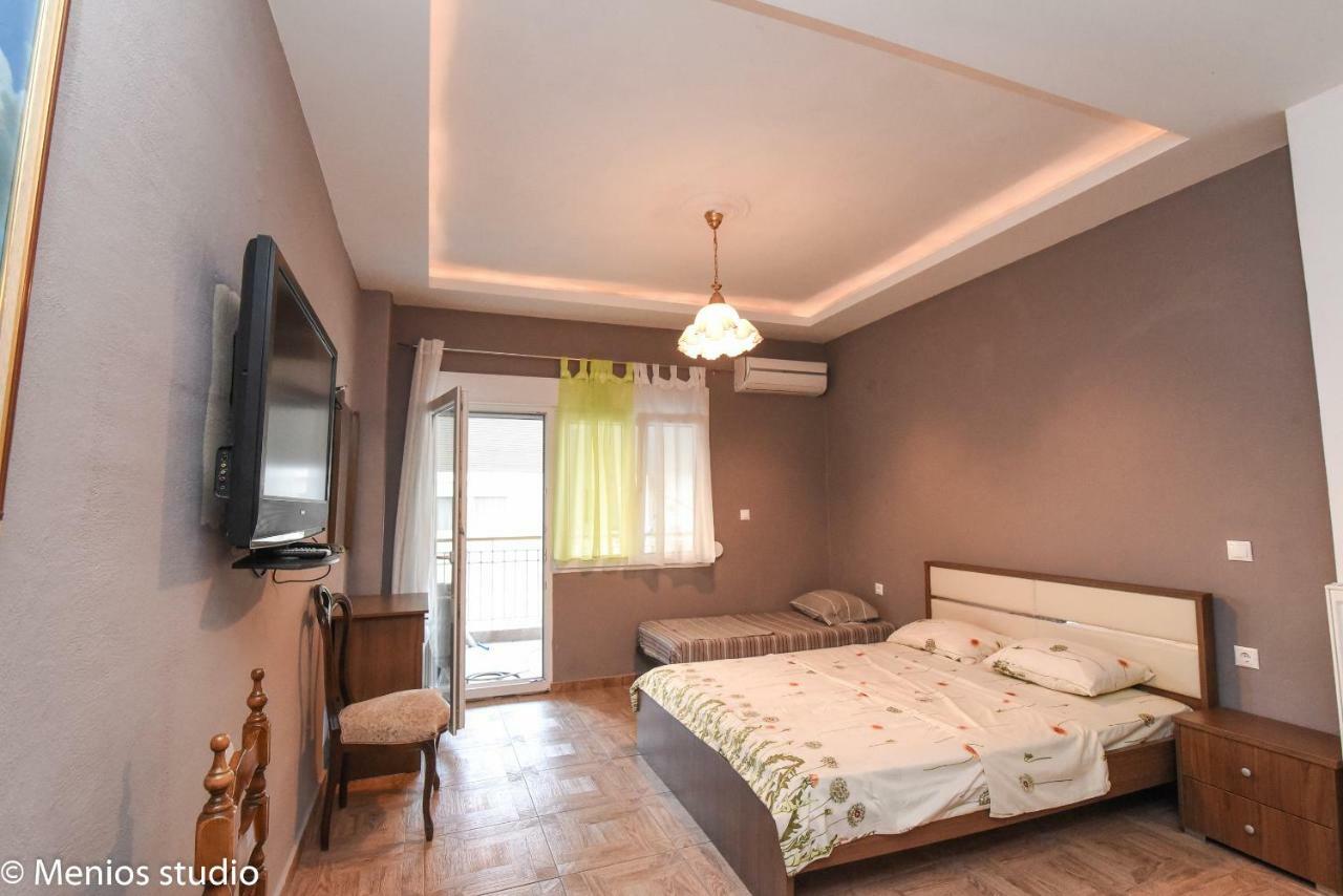 Menios Apartments And Studios Nea Kallikrateia Bagian luar foto