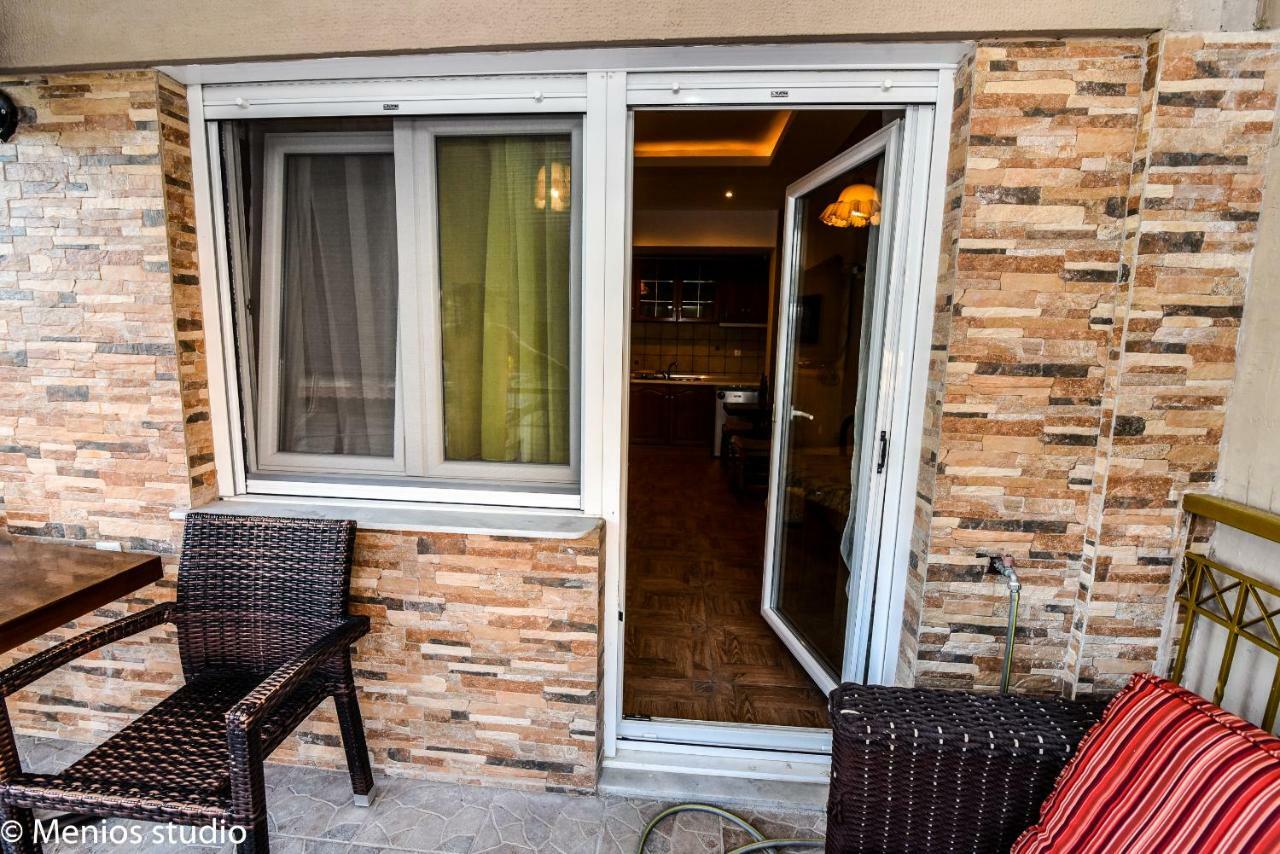Menios Apartments And Studios Nea Kallikrateia Bagian luar foto