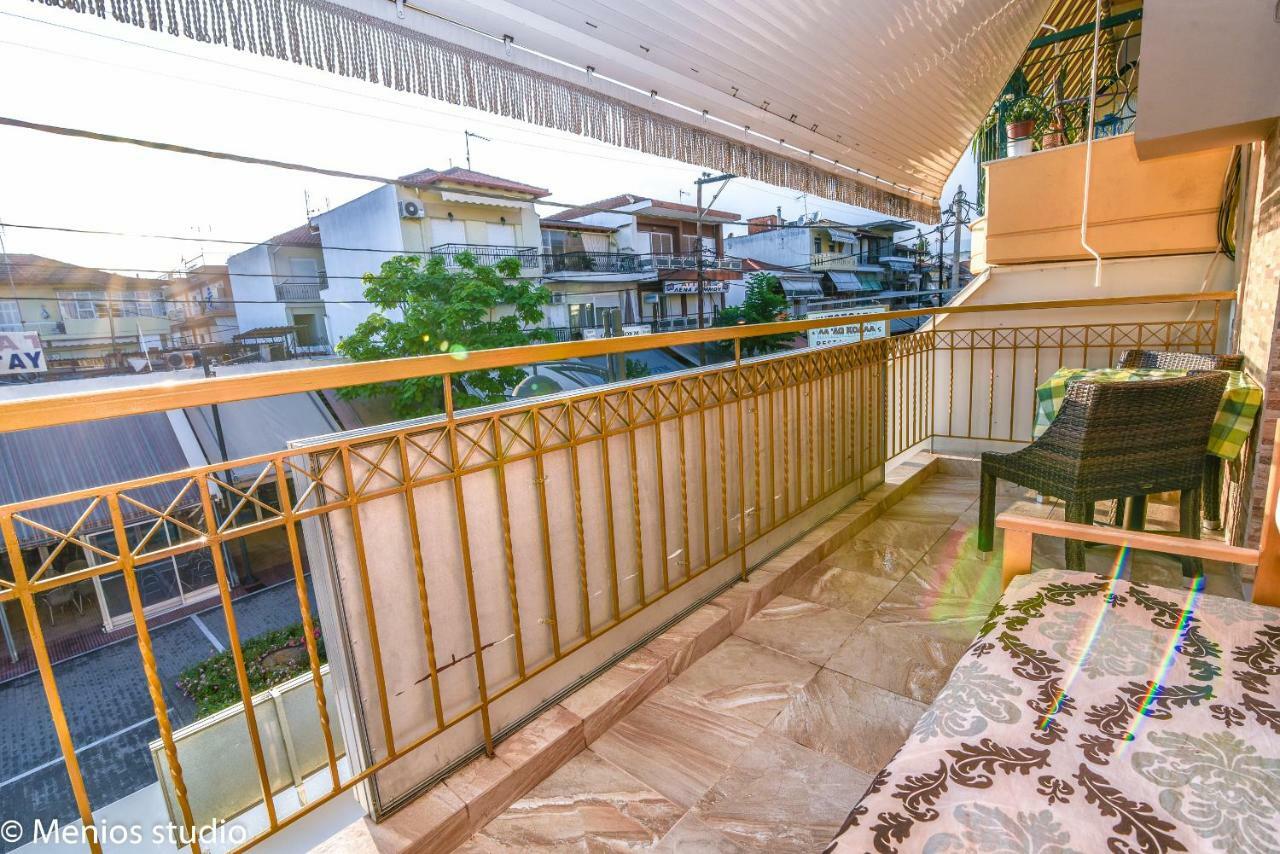 Menios Apartments And Studios Nea Kallikrateia Bagian luar foto