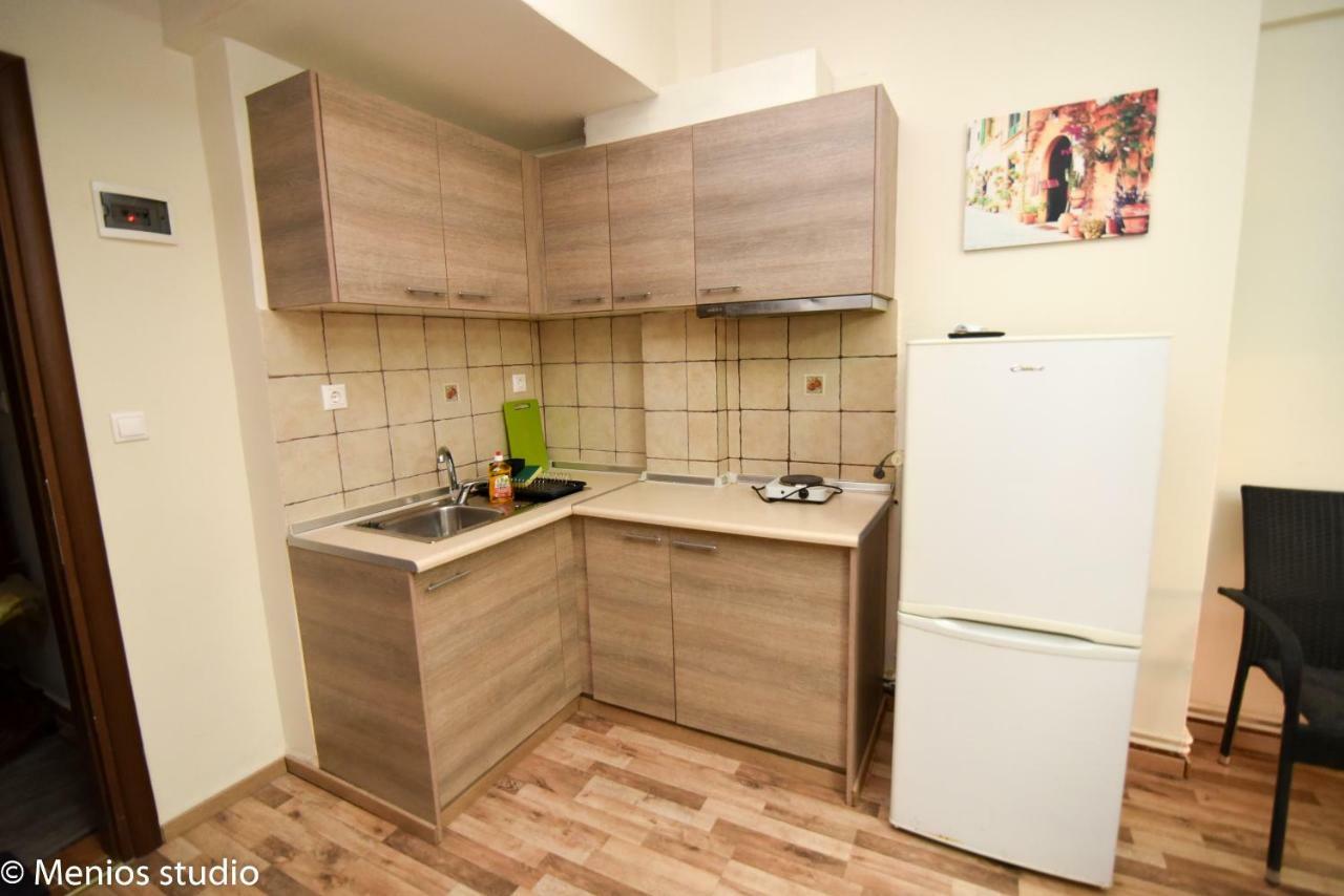 Menios Apartments And Studios Nea Kallikrateia Bagian luar foto