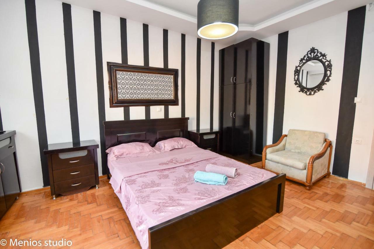 Menios Apartments And Studios Nea Kallikrateia Bagian luar foto