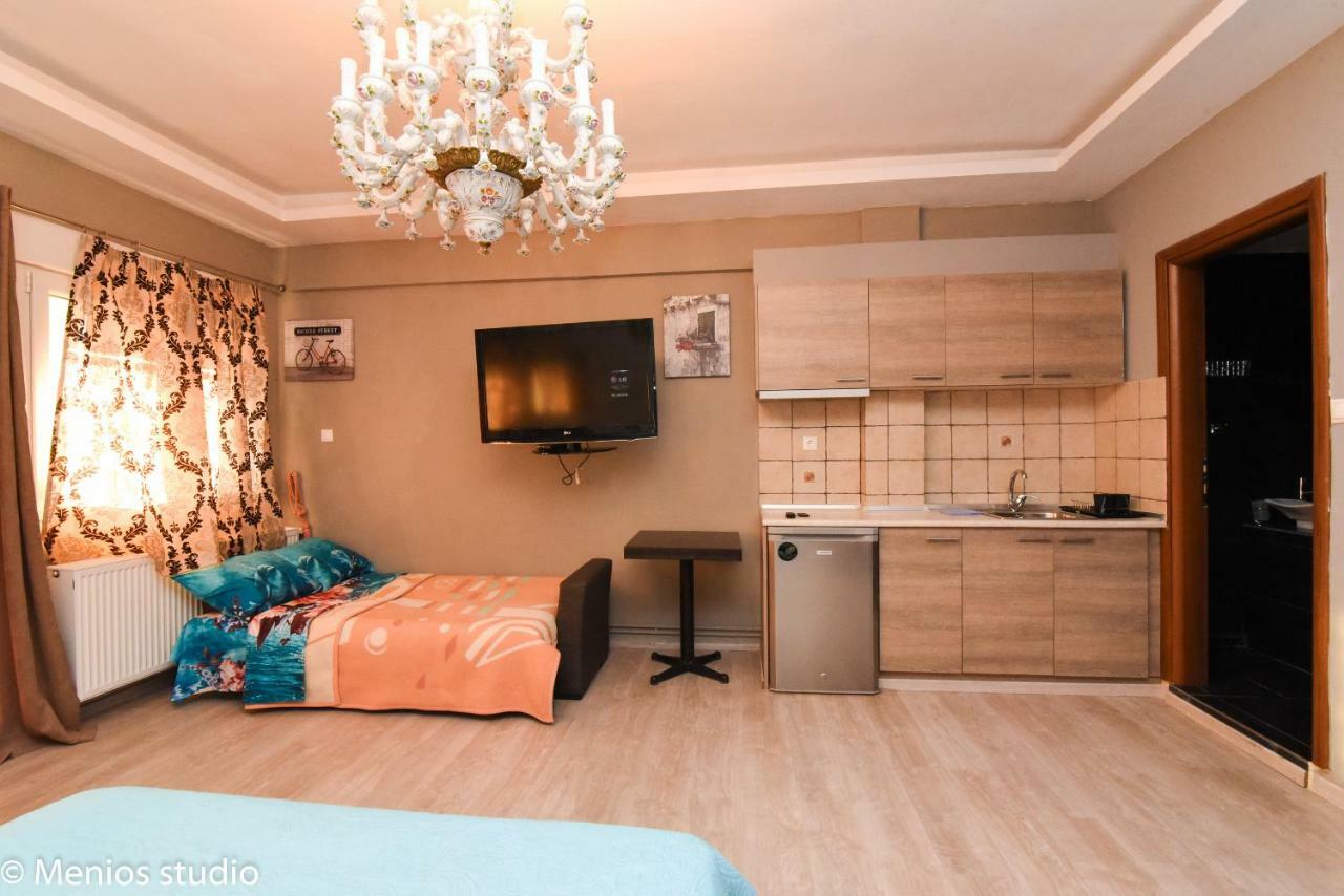 Menios Apartments And Studios Nea Kallikrateia Bagian luar foto