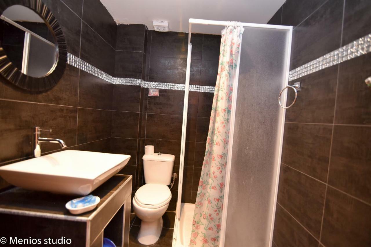Menios Apartments And Studios Nea Kallikrateia Bagian luar foto