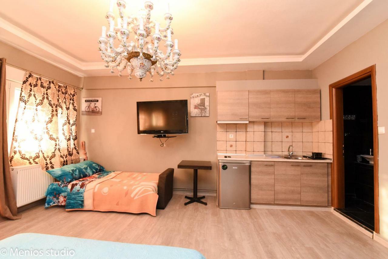 Menios Apartments And Studios Nea Kallikrateia Bagian luar foto