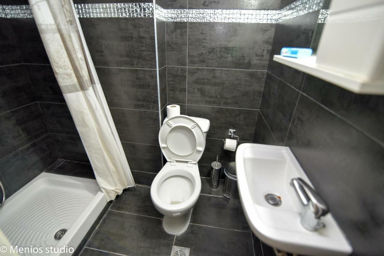 Menios Apartments And Studios Nea Kallikrateia Bagian luar foto