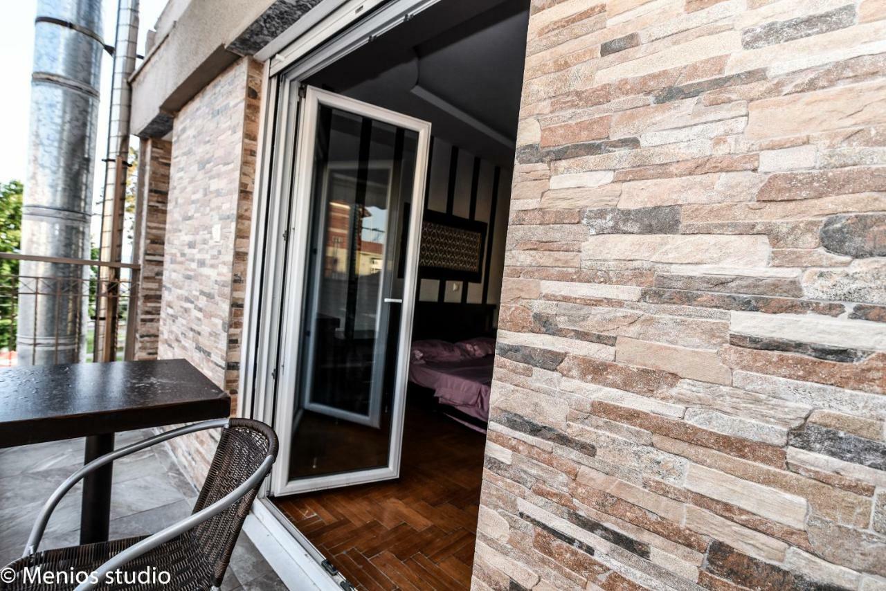 Menios Apartments And Studios Nea Kallikrateia Bagian luar foto